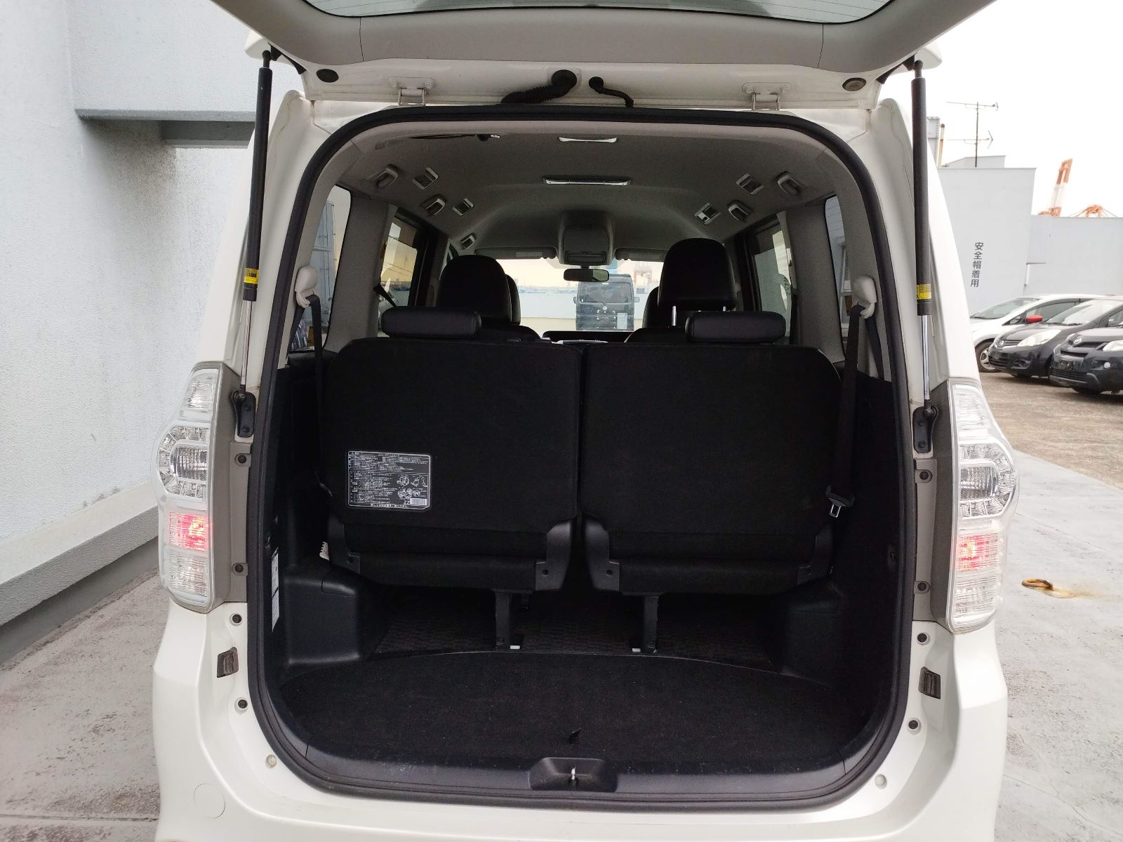 2013 Toyota Voxy